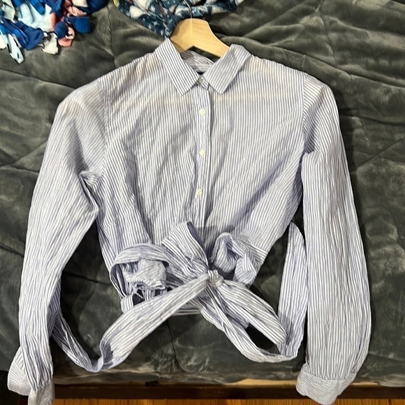J Crew semisheer cropped button down with attached fabric for bow/tie - Picture 1 of 4